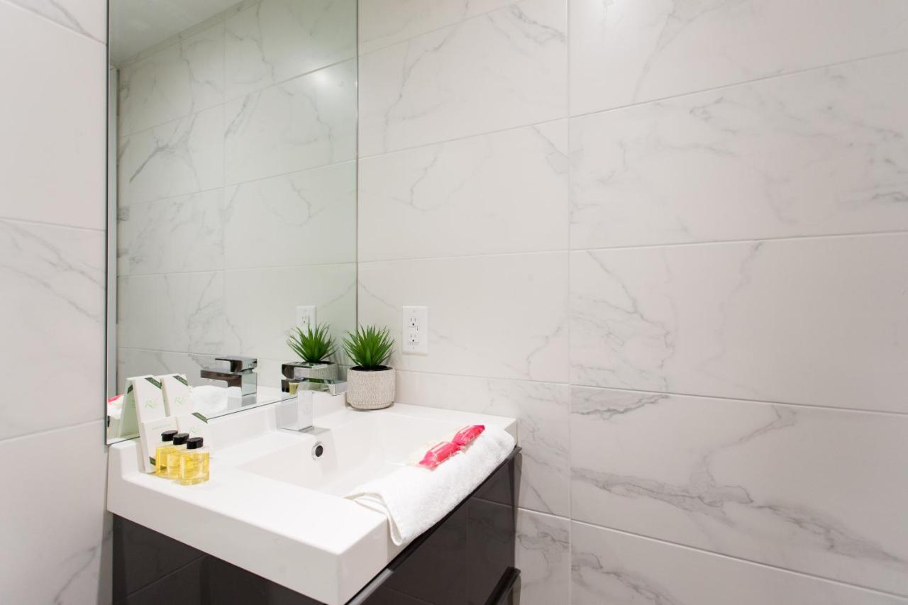 מונטריאול Romantic Studio In The Heart Of Little Italy By Den Stays מראה חיצוני תמונה