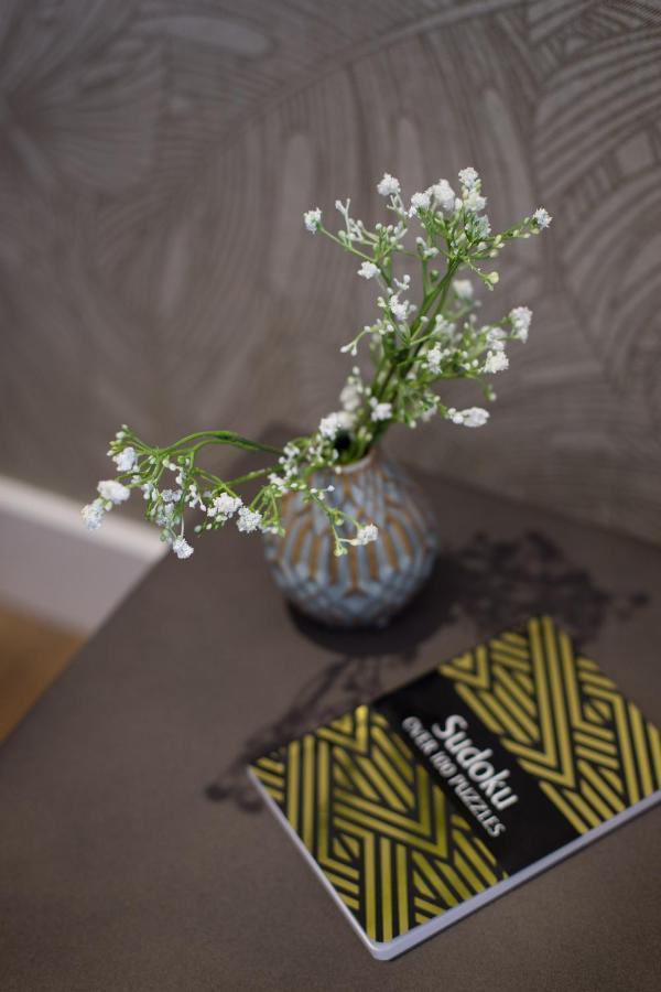 מונטריאול Romantic Studio In The Heart Of Little Italy By Den Stays מראה חיצוני תמונה